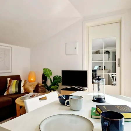 Center Terrace In Quiet Backyard - Stylish *