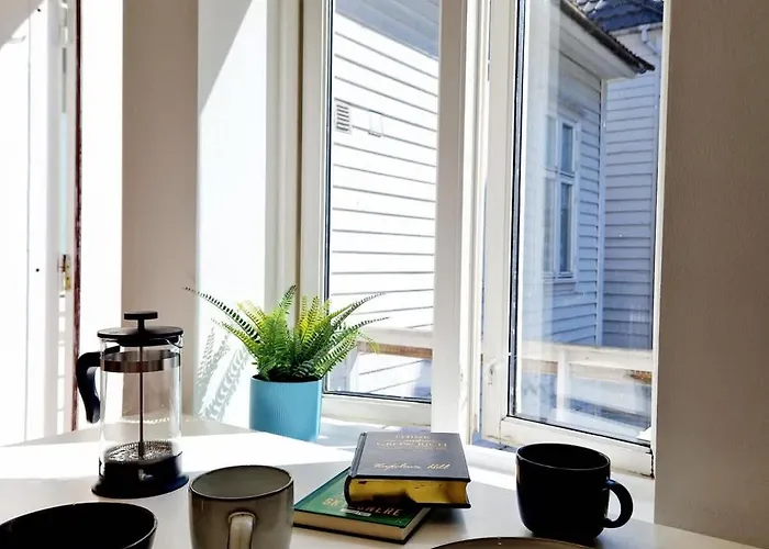 Center Terrace In Quiet Backyard - Stylish Σπίτι διακοπών